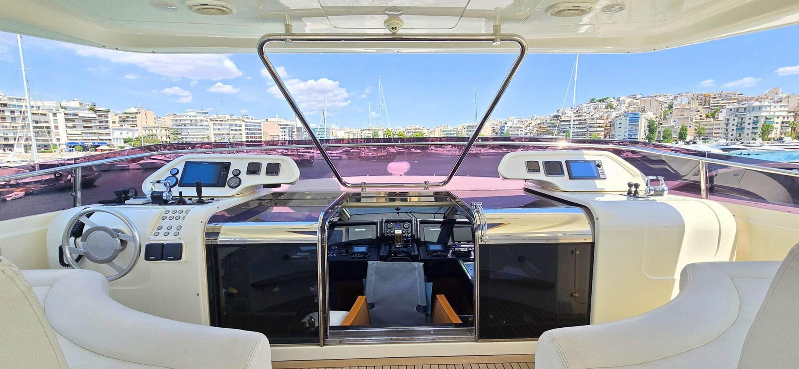 https://arconyachts.ams3.digitaloceanspaces.com/74631/conversions/large_4772799-optimize.jpg