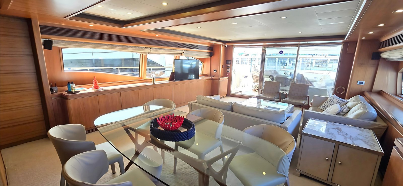 https://arconyachts.ams3.digitaloceanspaces.com/74643/conversions/large_4772800-optimize.jpg