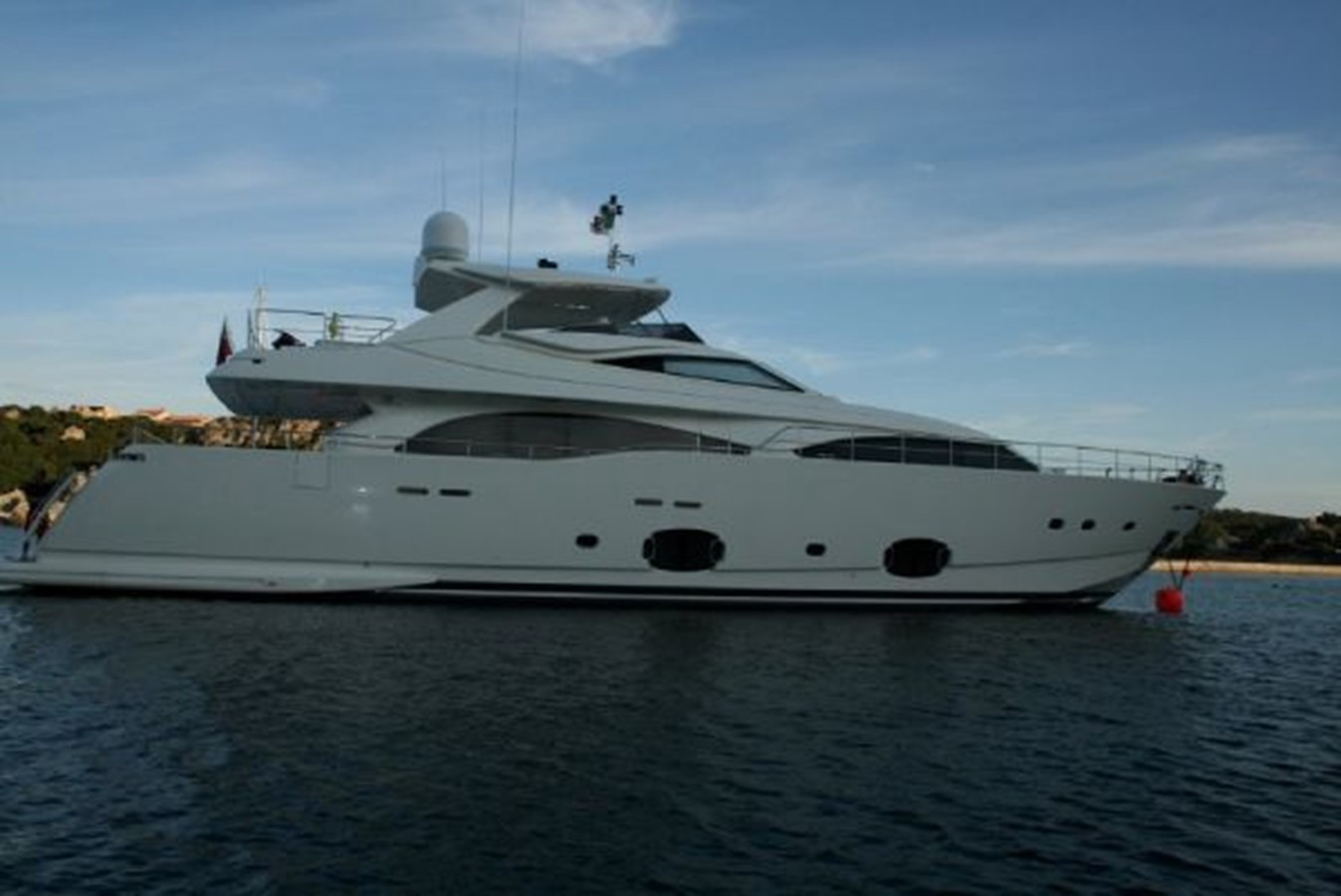 https://arconyachts.ams3.digitaloceanspaces.com/74707/conversions/large_1993335-optimize.jpg