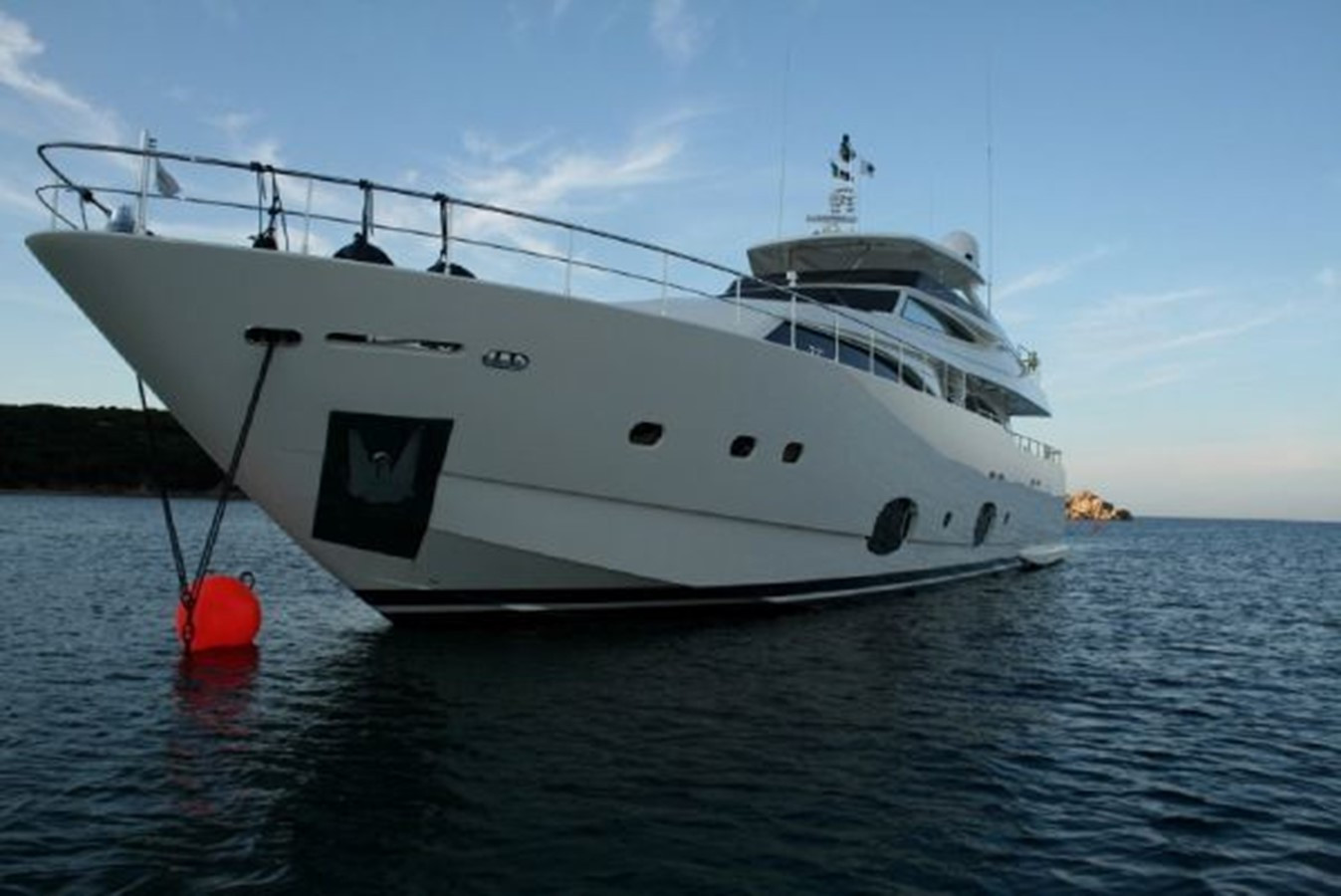 https://arconyachts.ams3.digitaloceanspaces.com/74709/conversions/large_1993336-optimize.jpg