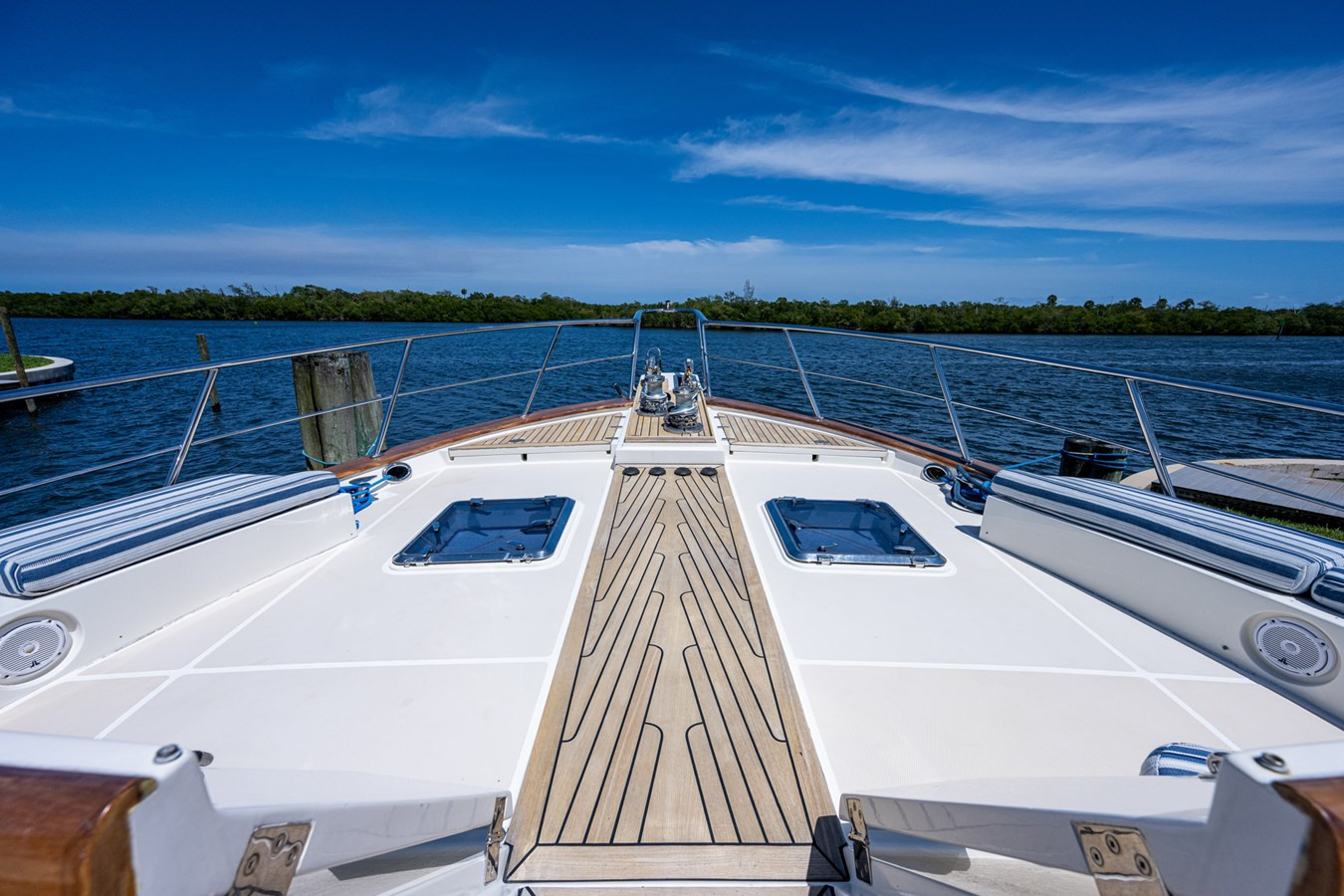 https://arconyachts.ams3.digitaloceanspaces.com/74733/conversions/large_4145677-optimize.jpg
