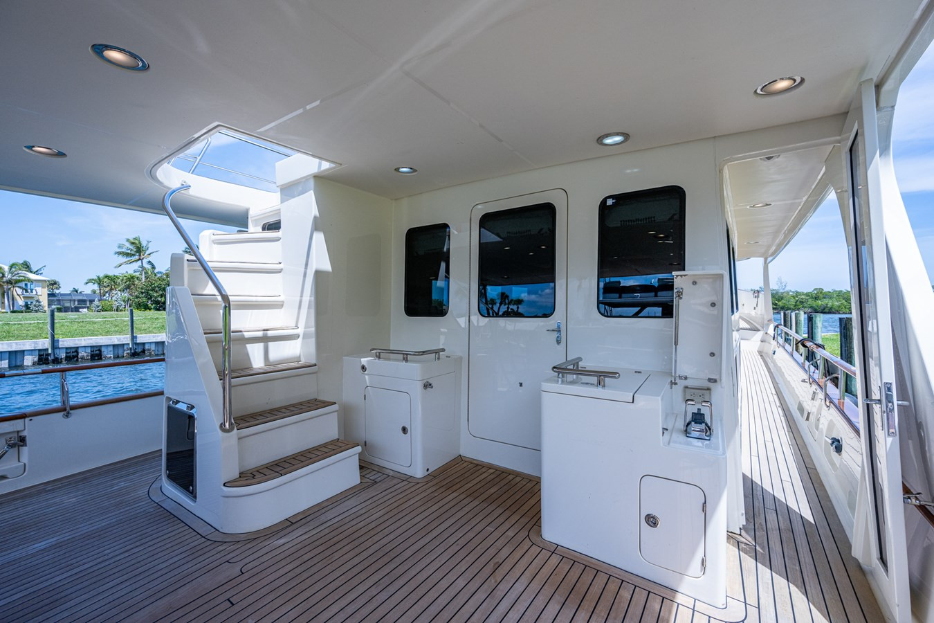 https://arconyachts.ams3.digitaloceanspaces.com/74745/conversions/large_4145681-optimize.jpg