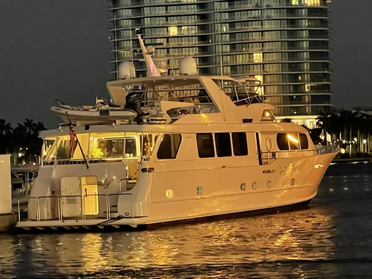 https://arconyachts.ams3.digitaloceanspaces.com/74750/conversions/large_4224202-optimize.jpg
