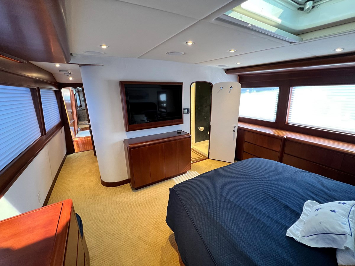 https://arconyachts.ams3.digitaloceanspaces.com/74776/conversions/large_4224211-optimize.jpg