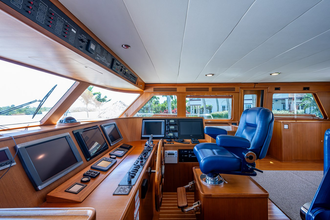 https://arconyachts.ams3.digitaloceanspaces.com/74837/conversions/large_4145713-optimize.jpg