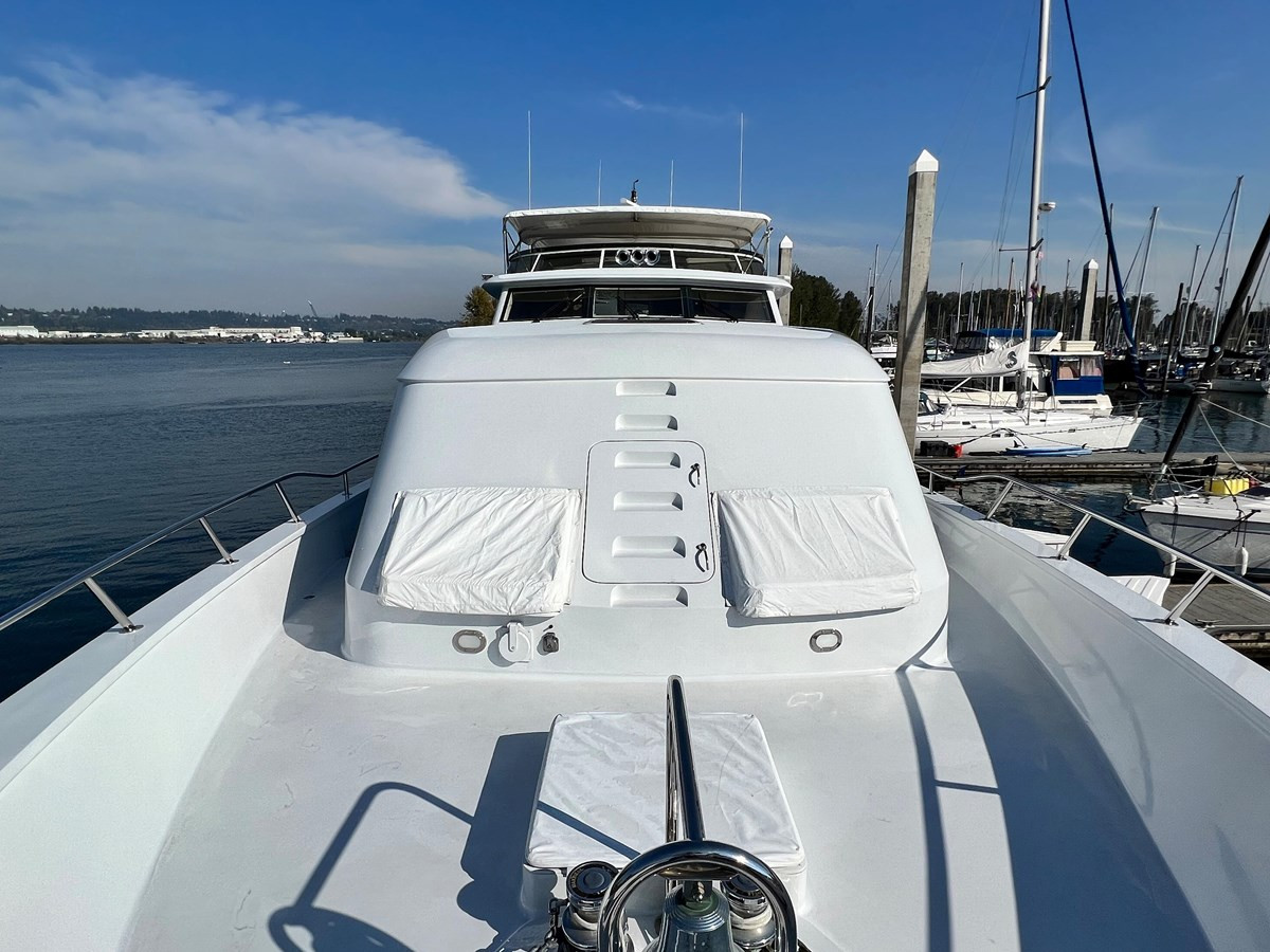 https://arconyachts.ams3.digitaloceanspaces.com/74897/conversions/large_4224251-optimize.jpg