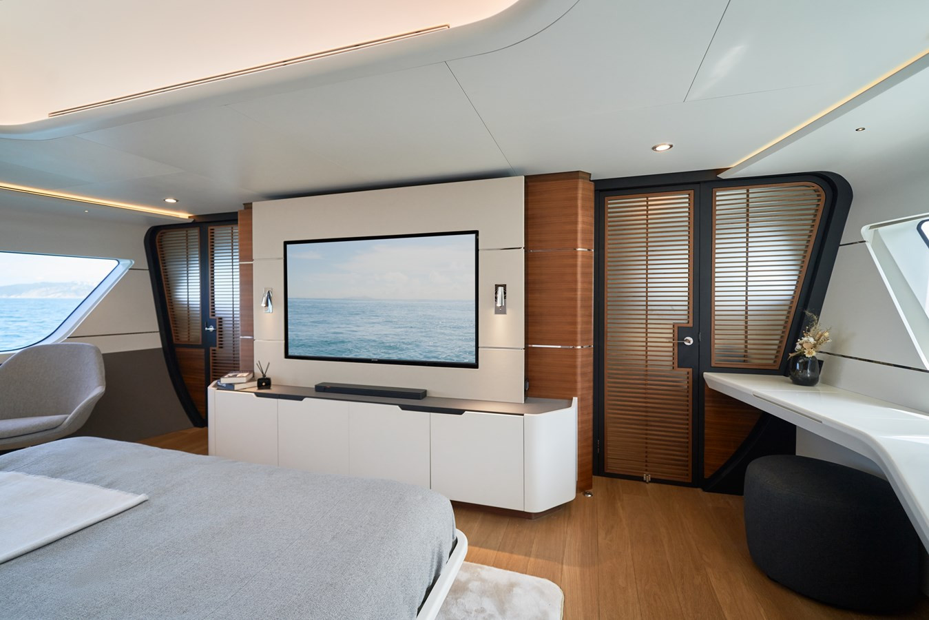 https://arconyachts.ams3.digitaloceanspaces.com/75000/conversions/large_3636302-optimize.jpg