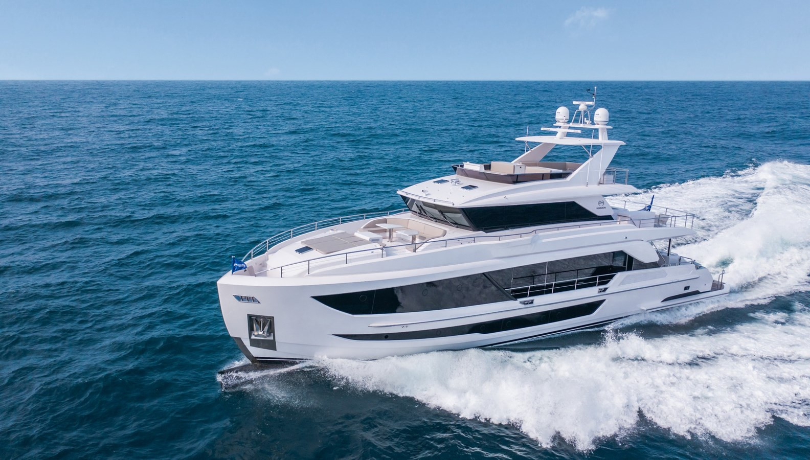 https://arconyachts.ams3.digitaloceanspaces.com/75020/conversions/large_3850493-optimize.jpg
