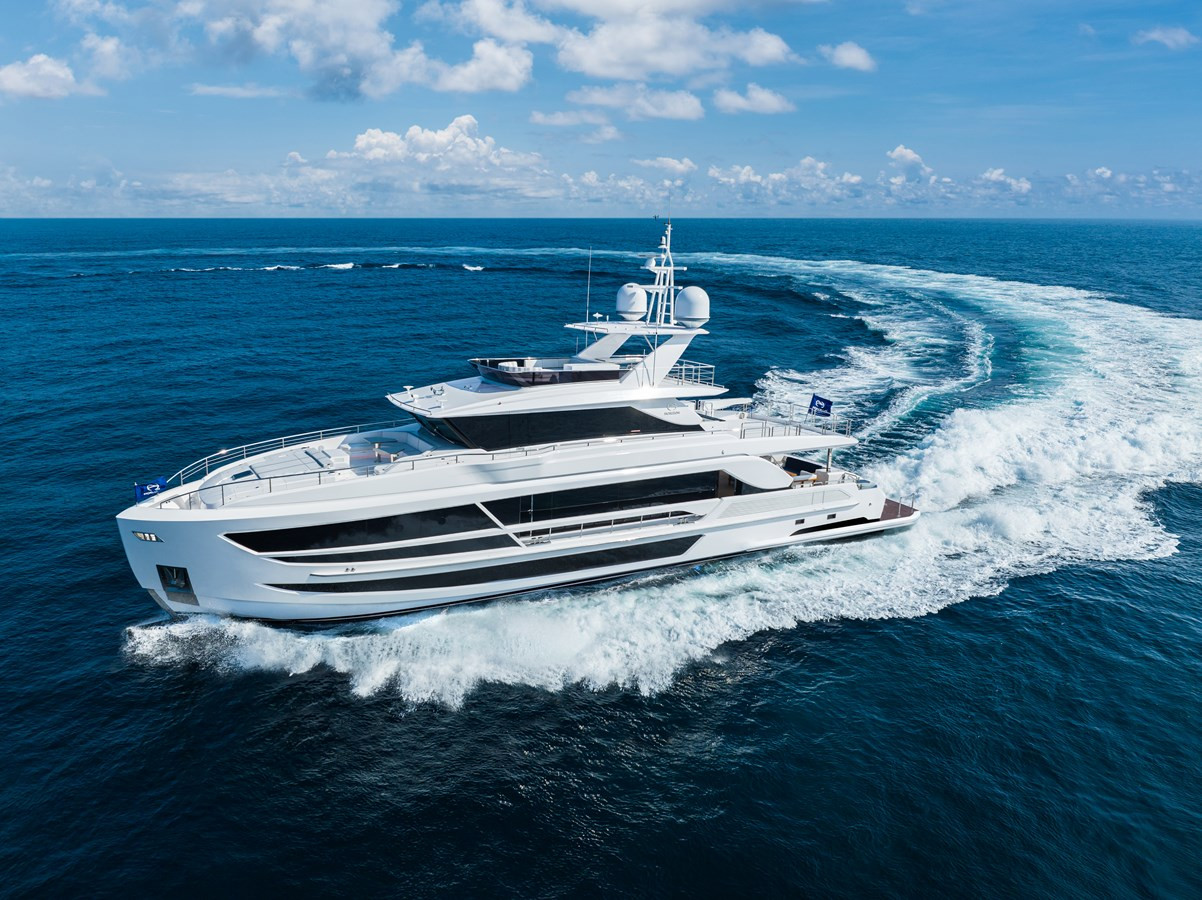 https://arconyachts.ams3.digitaloceanspaces.com/75023/conversions/large_3866290-optimize.jpg