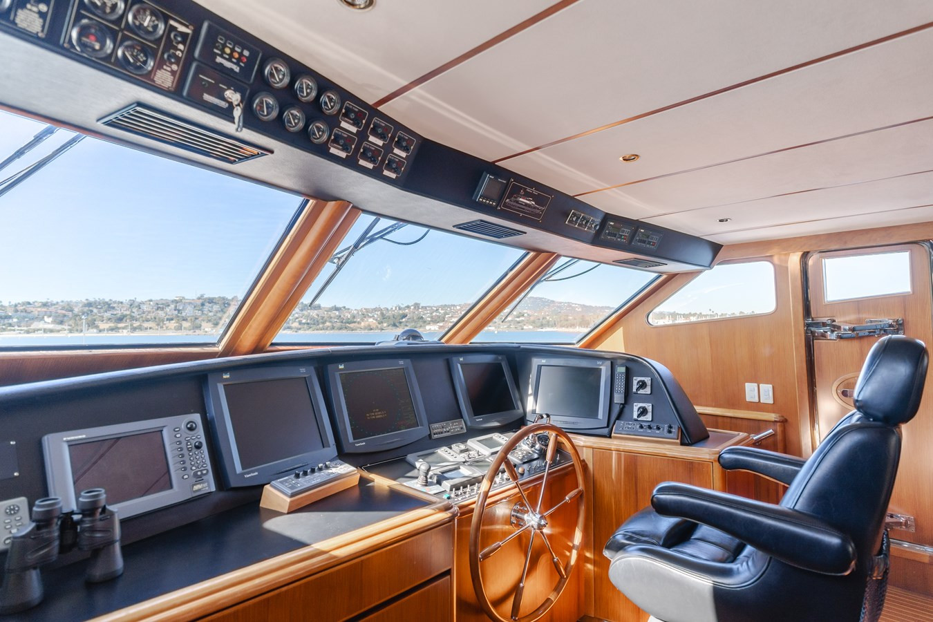 https://arconyachts.ams3.digitaloceanspaces.com/75051/conversions/large_4829377-optimize.jpg