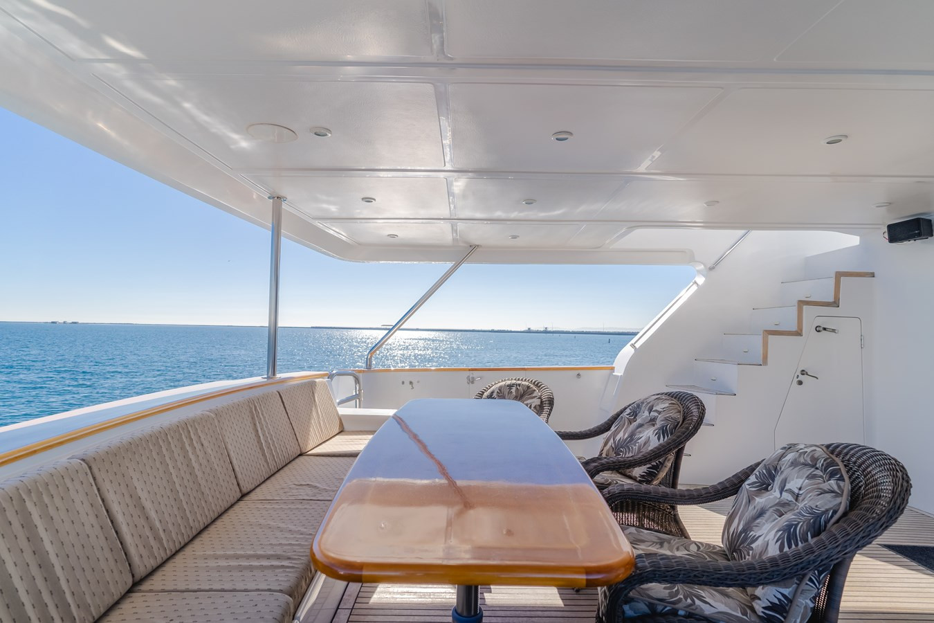 https://arconyachts.ams3.digitaloceanspaces.com/75060/conversions/large_4829381-optimize.jpg