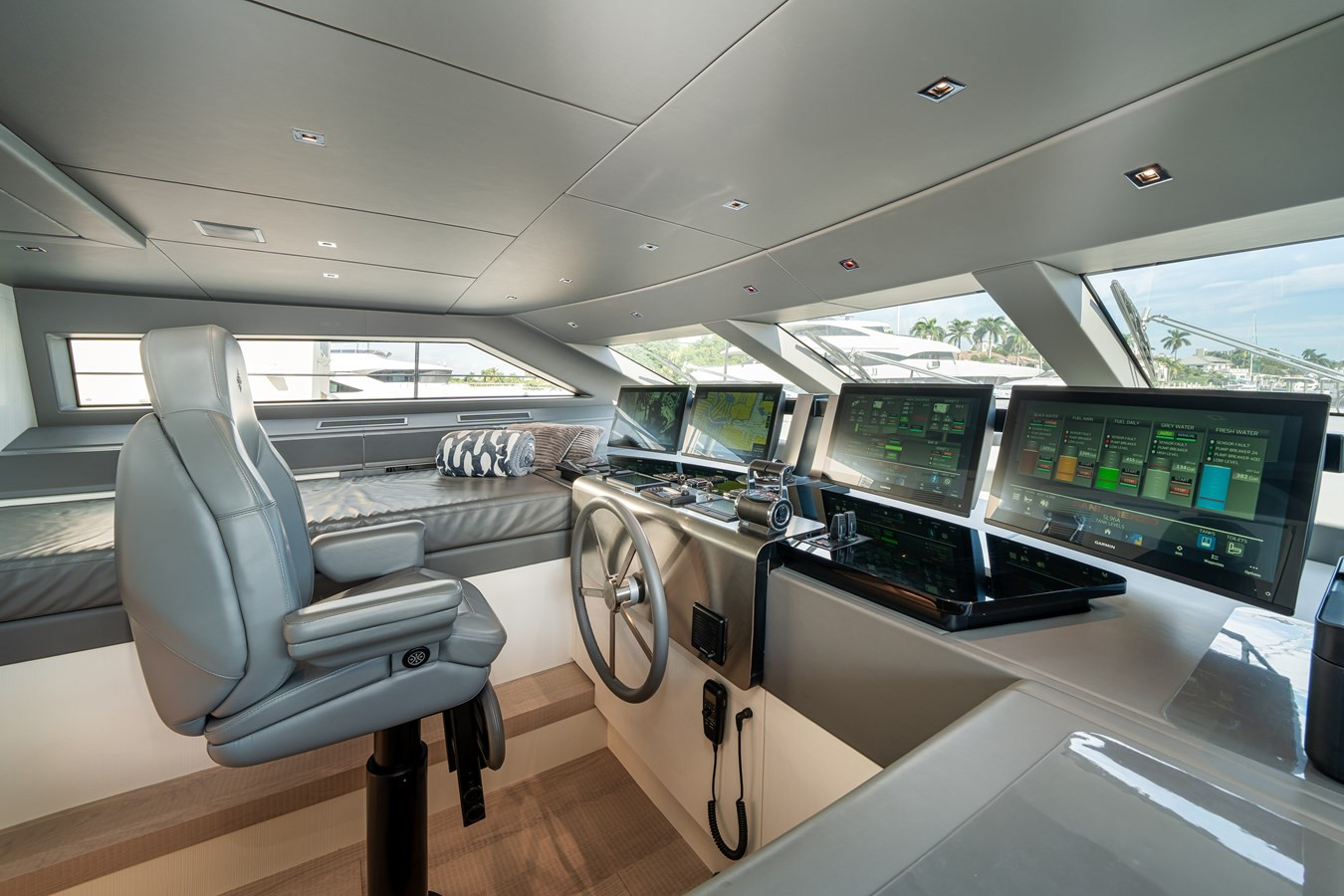 https://arconyachts.ams3.digitaloceanspaces.com/75101/conversions/large_3858120-optimize.jpg