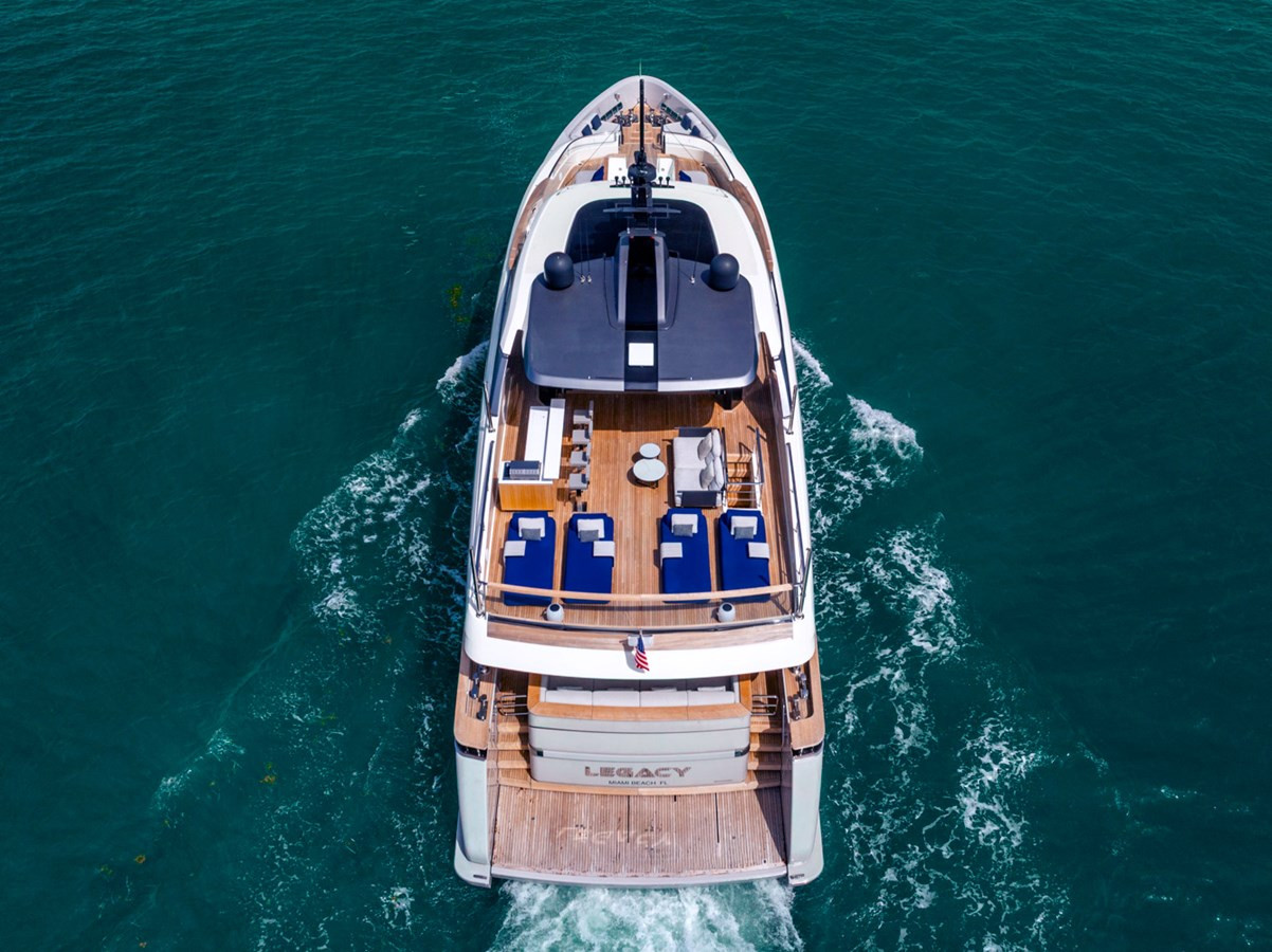 https://arconyachts.ams3.digitaloceanspaces.com/75151/conversions/large_4708513-optimize.jpg