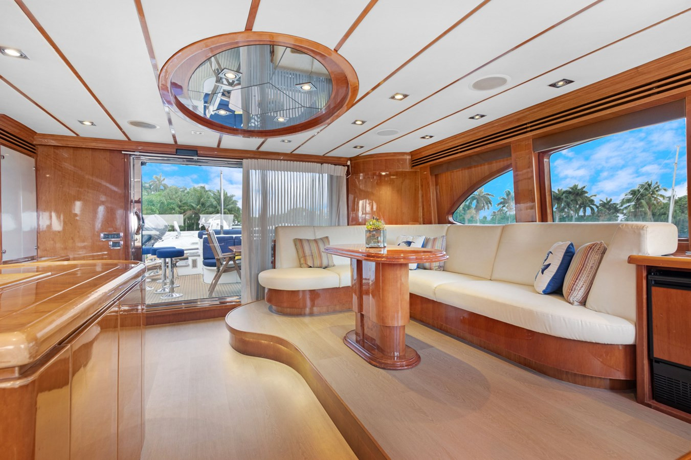 https://arconyachts.ams3.digitaloceanspaces.com/75156/conversions/large_4678226-optimize.jpg