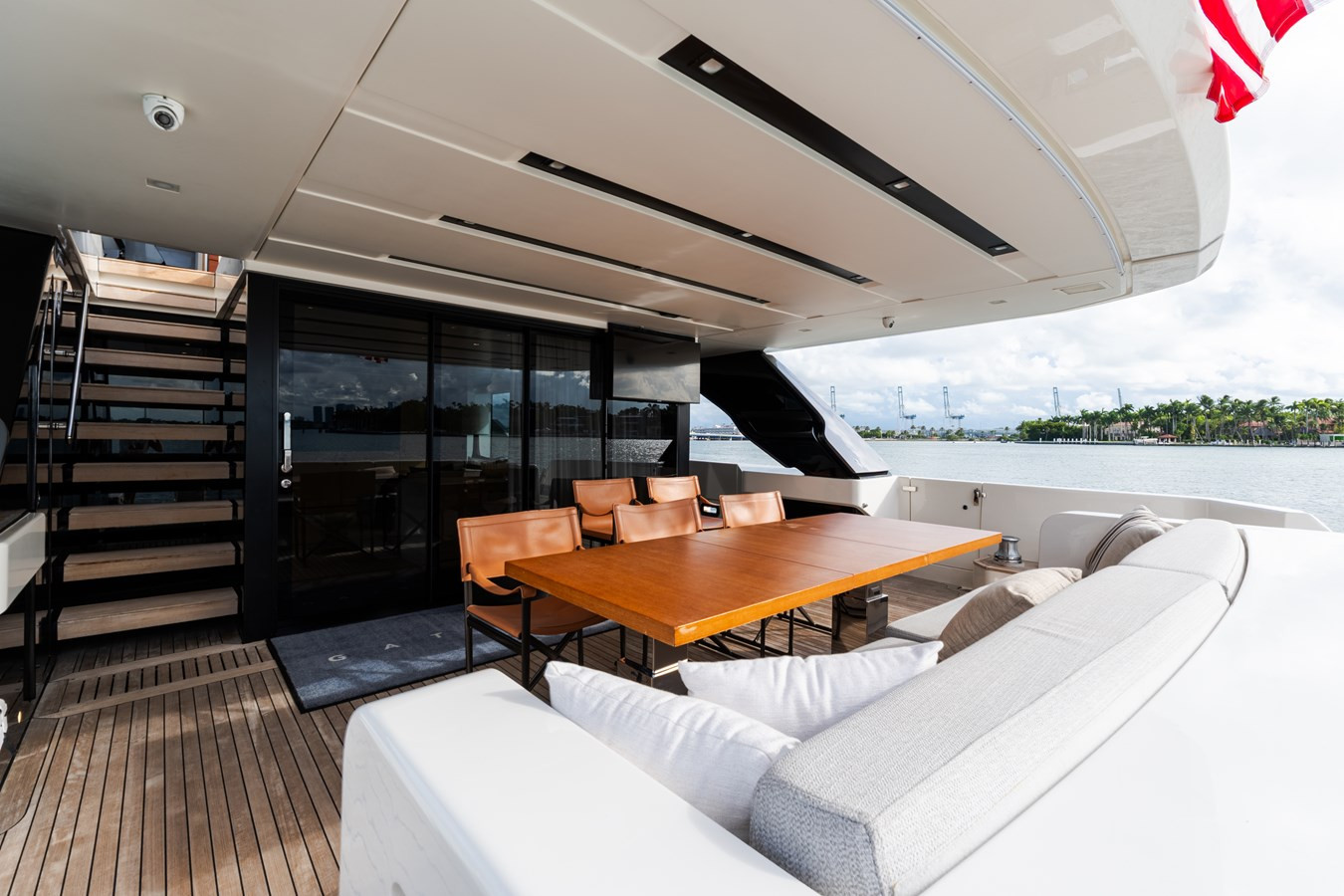 https://arconyachts.ams3.digitaloceanspaces.com/75244/conversions/large_4741117-optimize.jpg