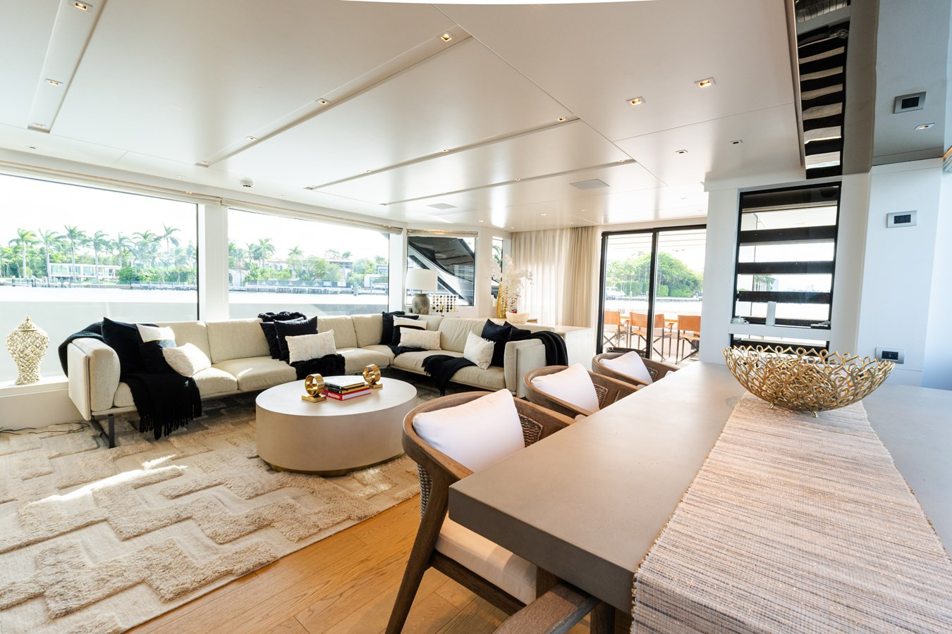 https://arconyachts.ams3.digitaloceanspaces.com/75271/conversions/large_4741157-optimize.jpg