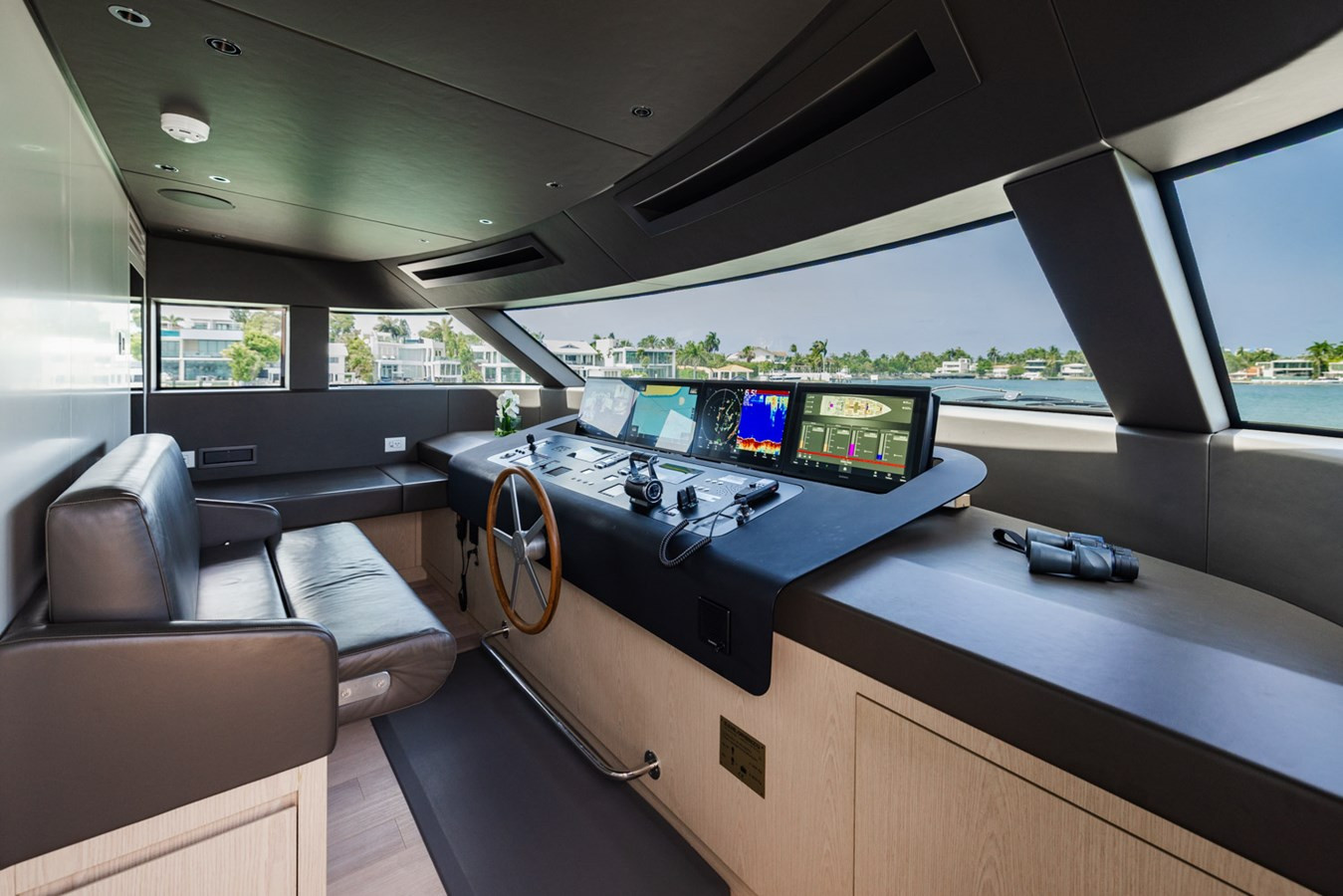 https://arconyachts.ams3.digitaloceanspaces.com/75277/conversions/large_4708565-optimize.jpg