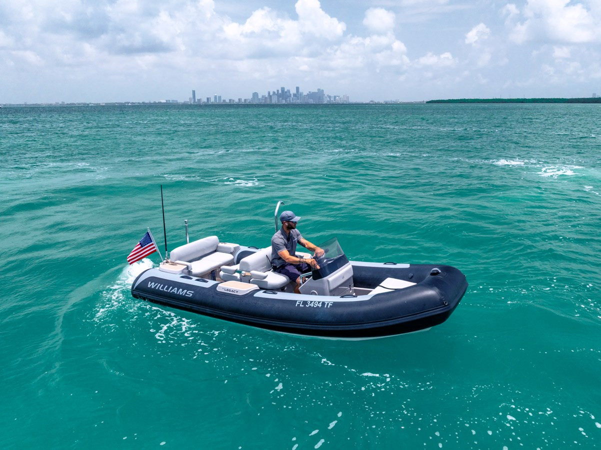 https://arconyachts.ams3.digitaloceanspaces.com/75305/conversions/large_4708575-optimize.jpg