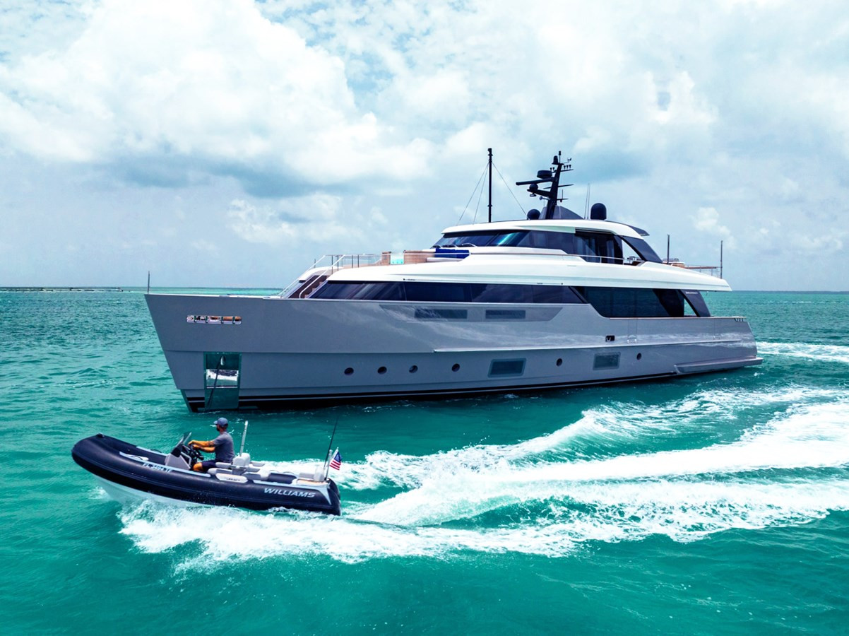 https://arconyachts.ams3.digitaloceanspaces.com/75310/conversions/large_4708577-optimize.jpg