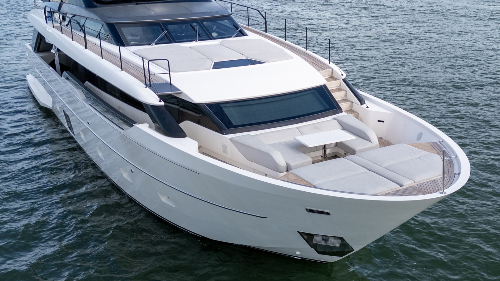 https://arconyachts.ams3.digitaloceanspaces.com/75344/conversions/large_4741194-optimize.jpg