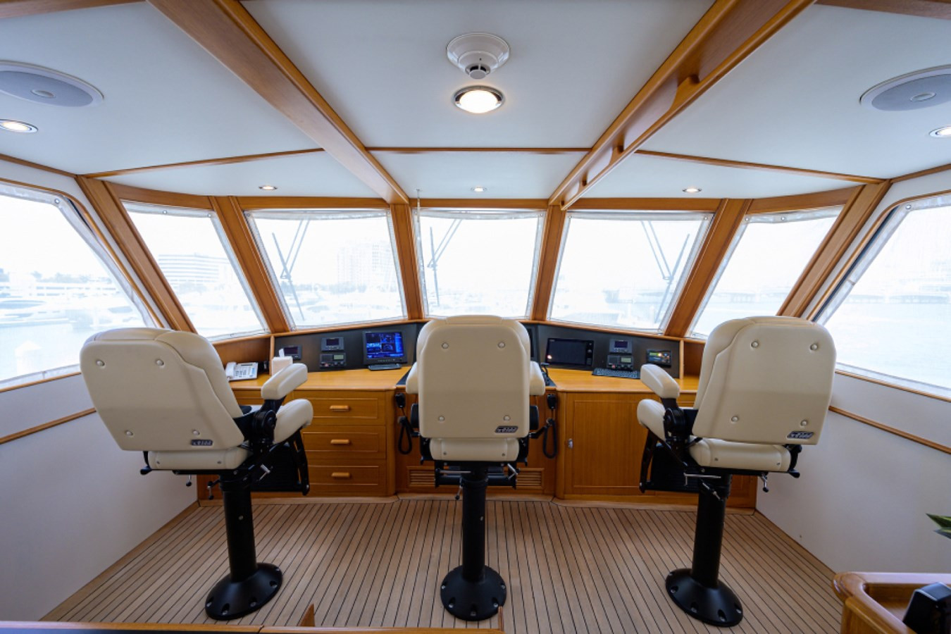 https://arconyachts.ams3.digitaloceanspaces.com/75406/conversions/large_4734757-optimize.jpg