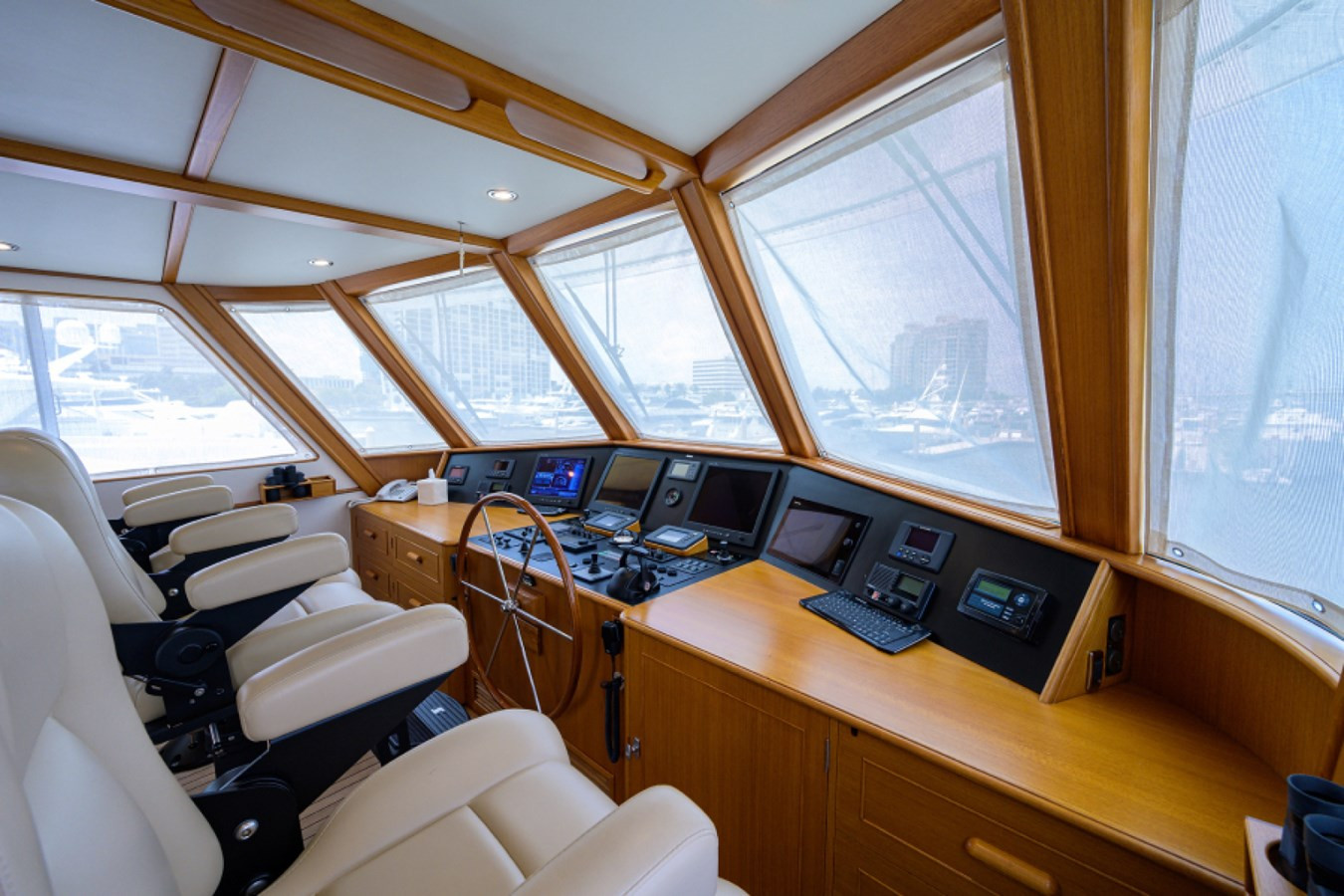 https://arconyachts.ams3.digitaloceanspaces.com/75409/conversions/large_4734758-optimize.jpg