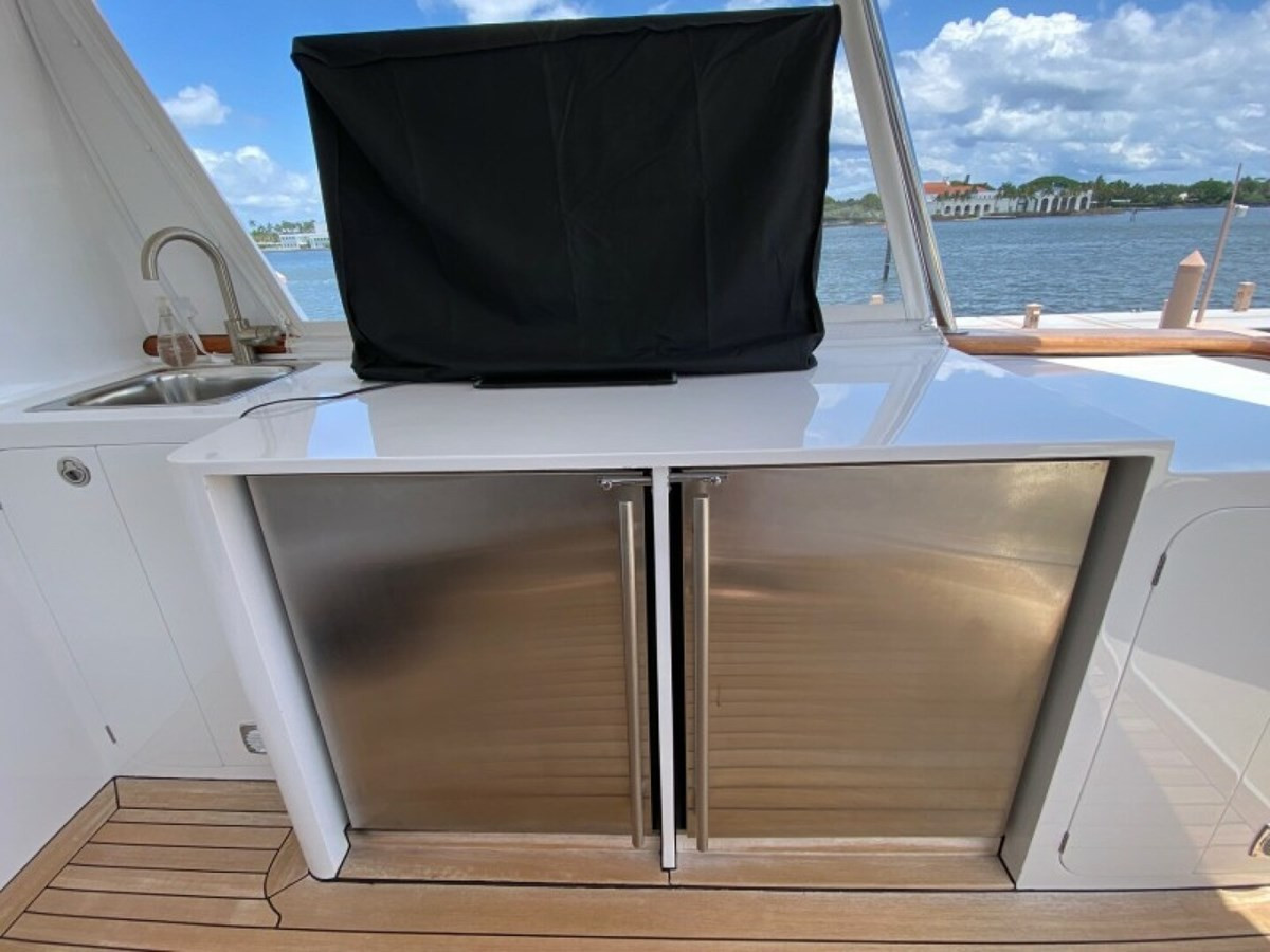 https://arconyachts.ams3.digitaloceanspaces.com/75423/conversions/large_4734762-optimize.jpg