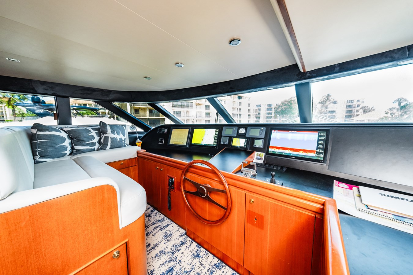 https://arconyachts.ams3.digitaloceanspaces.com/75425/conversions/large_4757349-optimize.jpg
