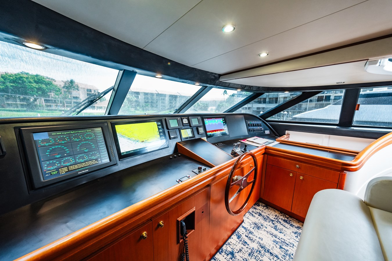 https://arconyachts.ams3.digitaloceanspaces.com/75428/conversions/large_4757350-optimize.jpg