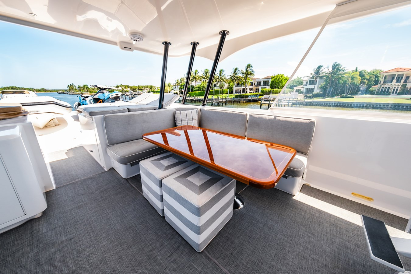 https://arconyachts.ams3.digitaloceanspaces.com/75475/conversions/large_4757367-optimize.jpg
