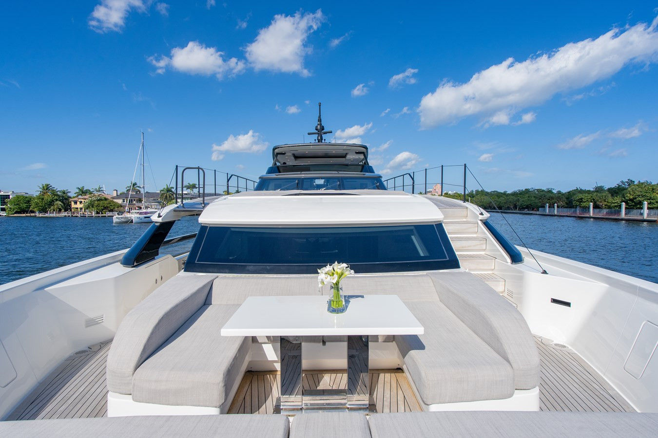 https://arconyachts.ams3.digitaloceanspaces.com/75498/conversions/large_4828397-optimize.jpg