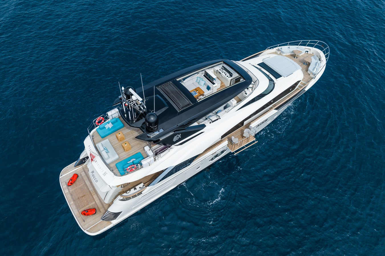 https://arconyachts.ams3.digitaloceanspaces.com/75529/conversions/large_4498181-optimize.jpg