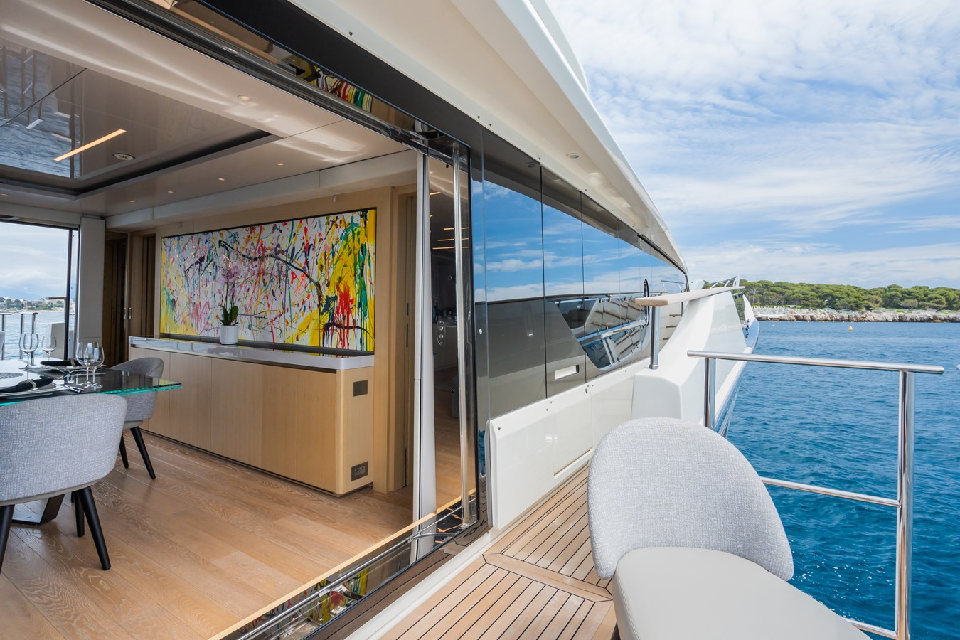 https://arconyachts.ams3.digitaloceanspaces.com/75538/conversions/large_4498175-optimize.jpg