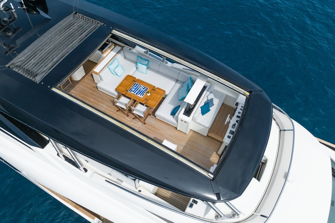 https://arconyachts.ams3.digitaloceanspaces.com/75562/conversions/large_4498180-optimize.jpg