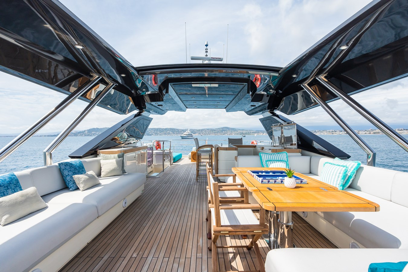 https://arconyachts.ams3.digitaloceanspaces.com/75565/conversions/large_4498150-optimize.jpg