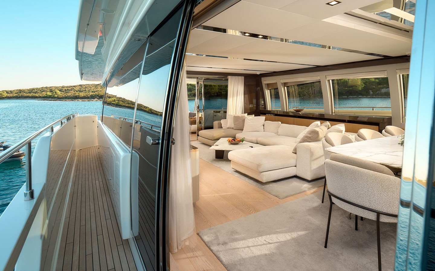 https://arconyachts.ams3.digitaloceanspaces.com/75623/conversions/large_4726322-optimize.jpg