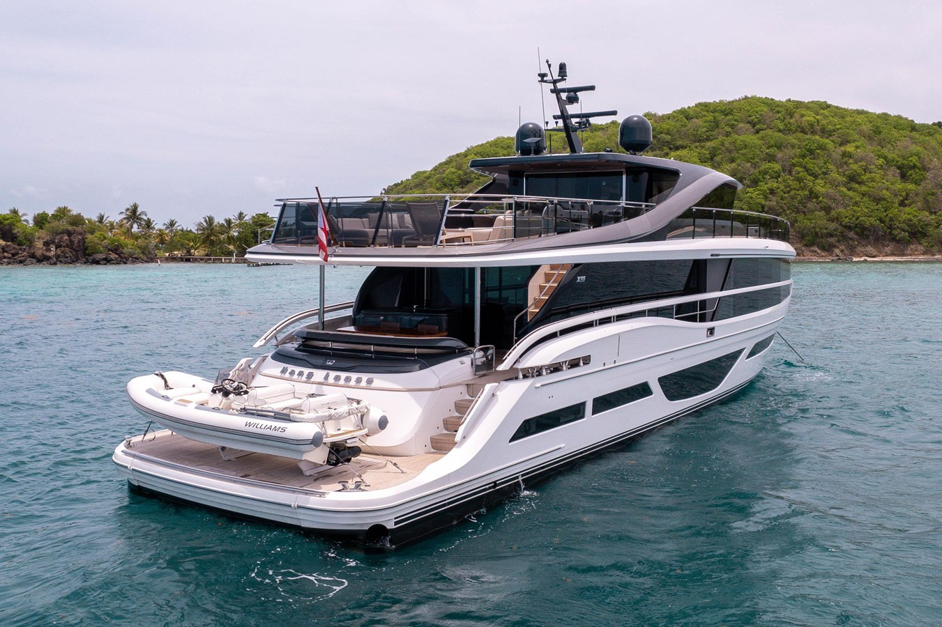 https://arconyachts.ams3.digitaloceanspaces.com/75640/conversions/large_3816898-optimize.jpg