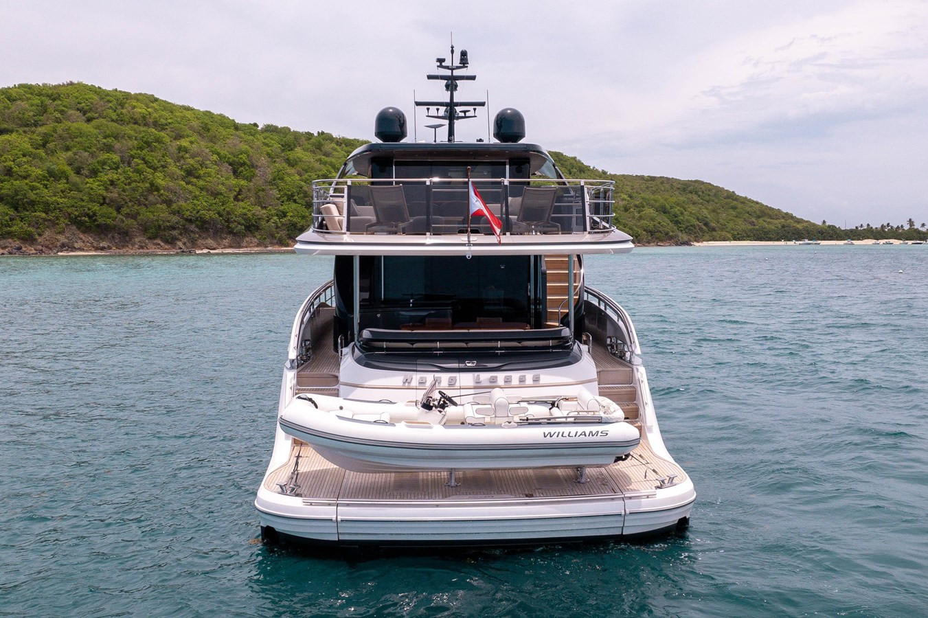 https://arconyachts.ams3.digitaloceanspaces.com/75643/conversions/large_3816899-optimize.jpg
