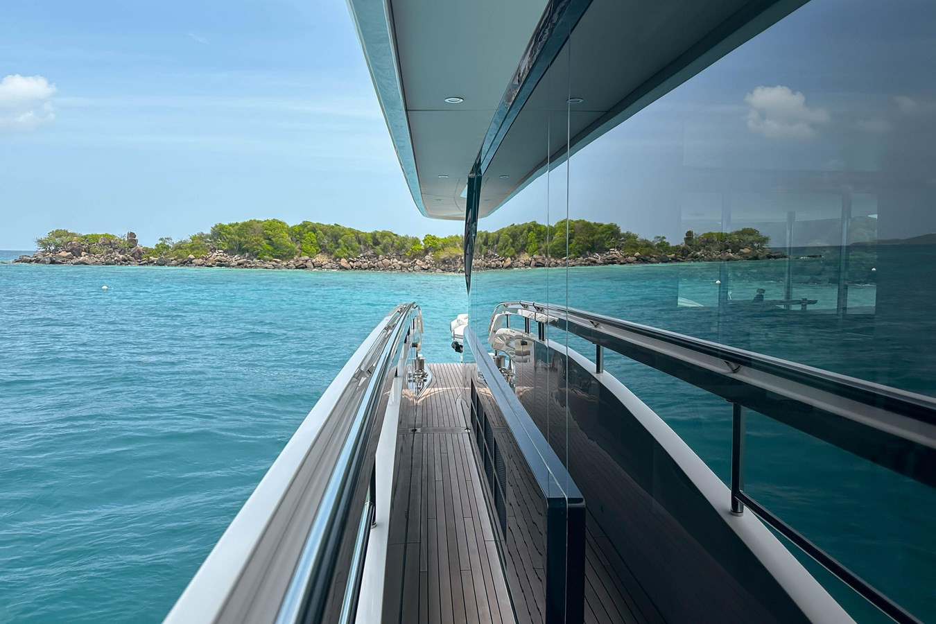 https://arconyachts.ams3.digitaloceanspaces.com/75678/conversions/large_3816914-optimize.jpg