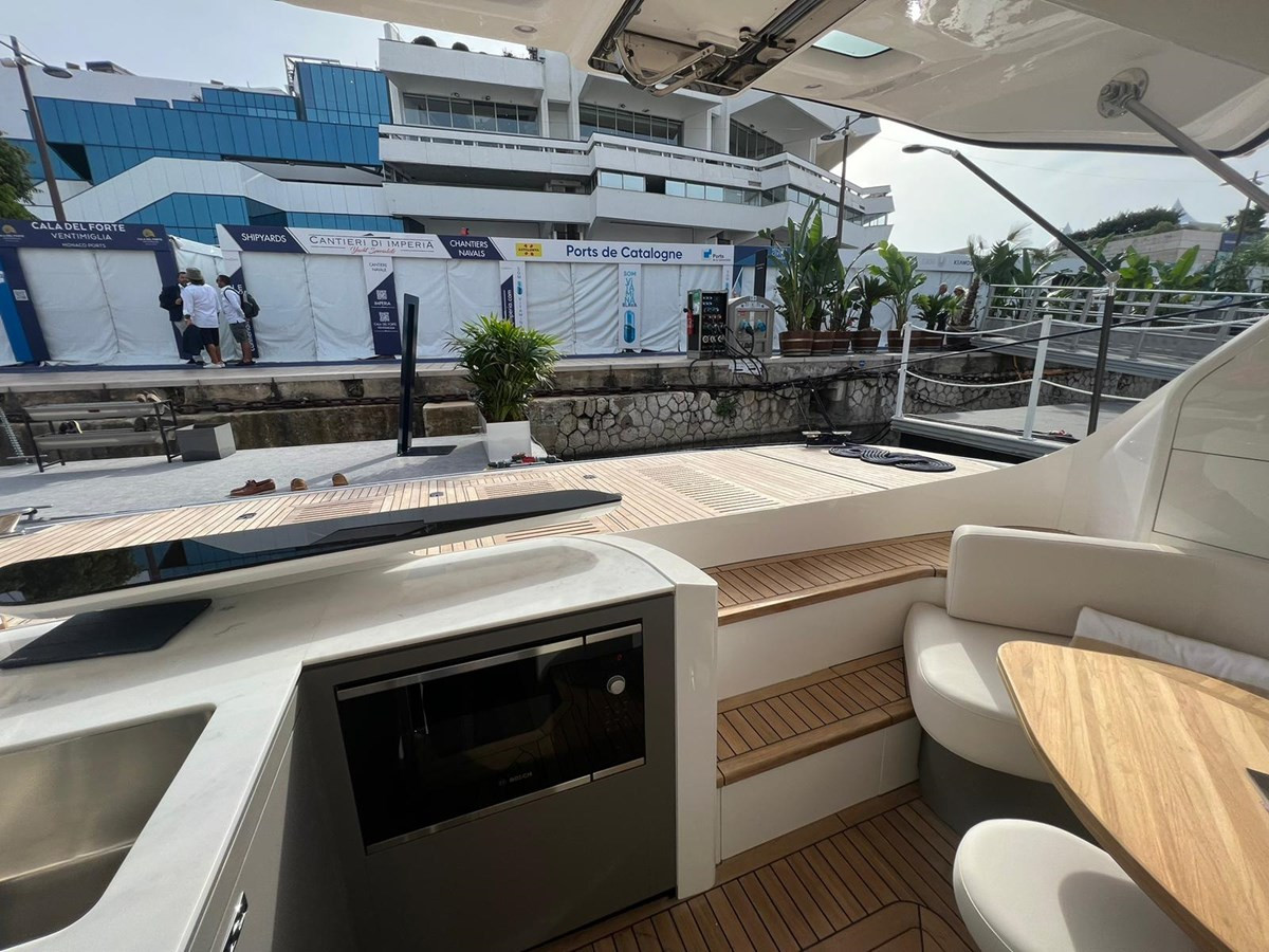 https://arconyachts.ams3.digitaloceanspaces.com/75685/conversions/large_4667974-optimize.jpg