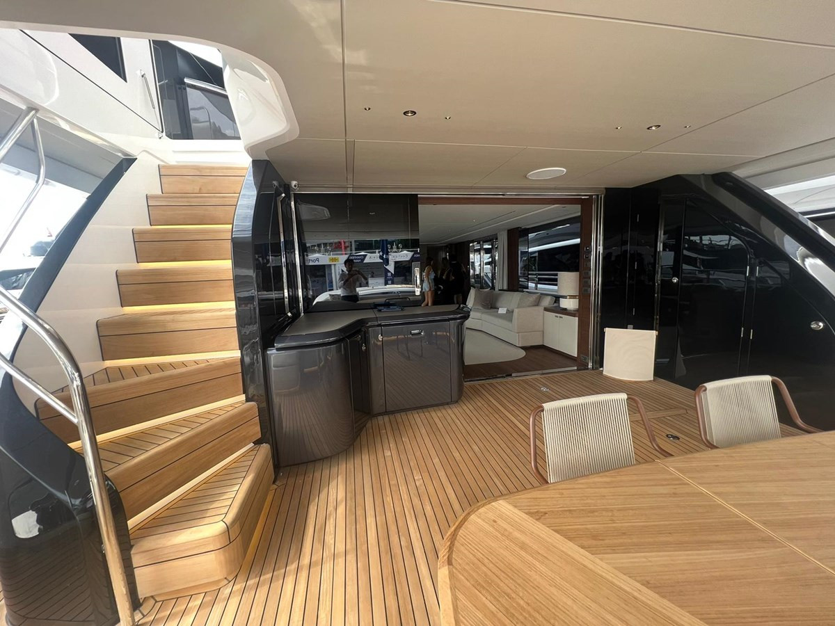 https://arconyachts.ams3.digitaloceanspaces.com/75690/conversions/large_4667976-optimize.jpg