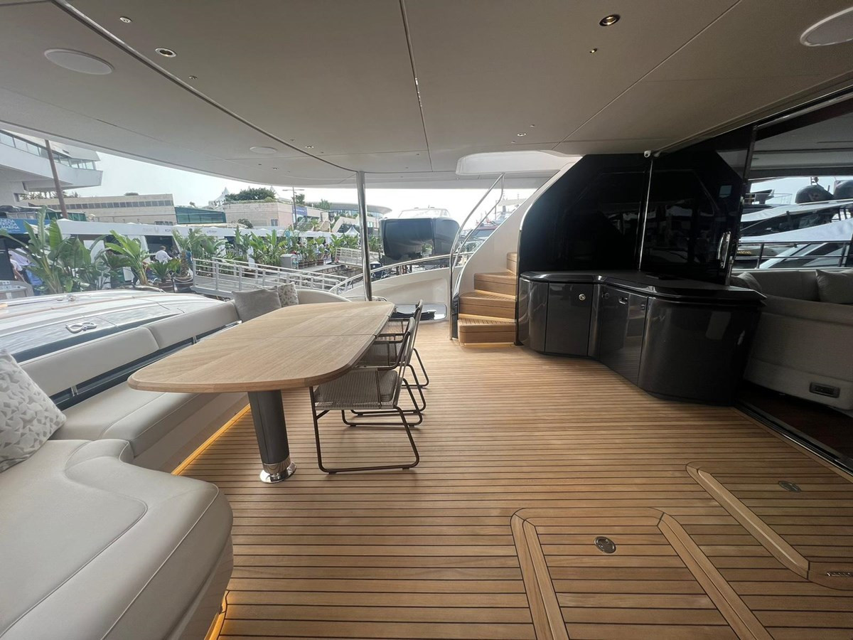 https://arconyachts.ams3.digitaloceanspaces.com/75694/conversions/large_4667978-optimize.jpg