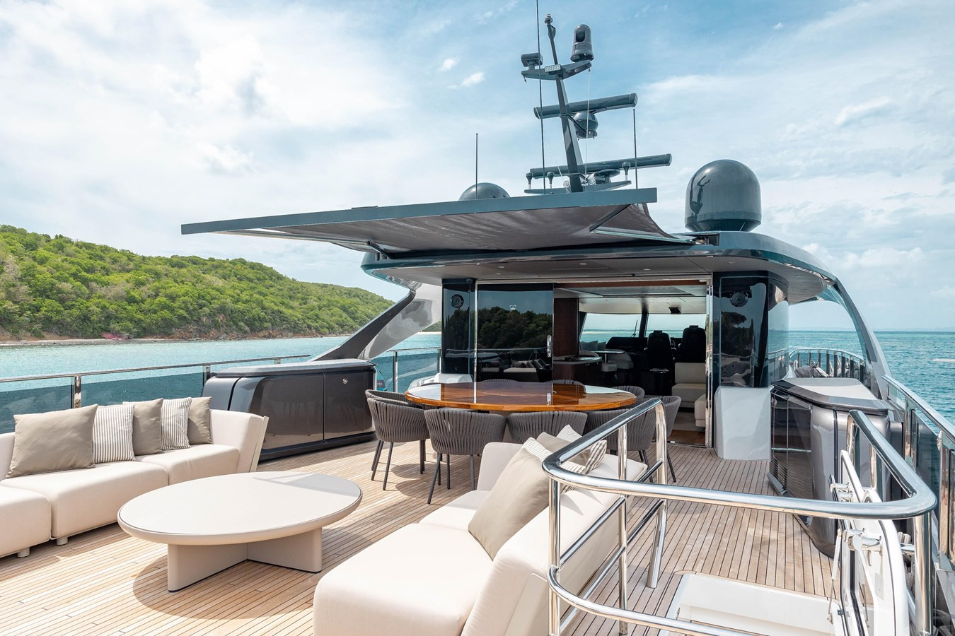 https://arconyachts.ams3.digitaloceanspaces.com/75708/conversions/large_3816925-optimize.jpg