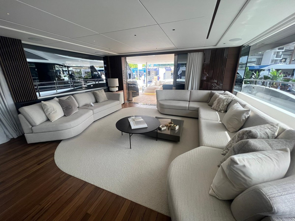 https://arconyachts.ams3.digitaloceanspaces.com/75714/conversions/large_4667984-optimize.jpg