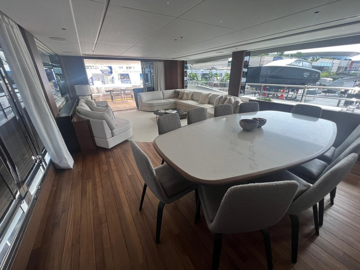 https://arconyachts.ams3.digitaloceanspaces.com/75724/conversions/large_4667987-optimize.jpg