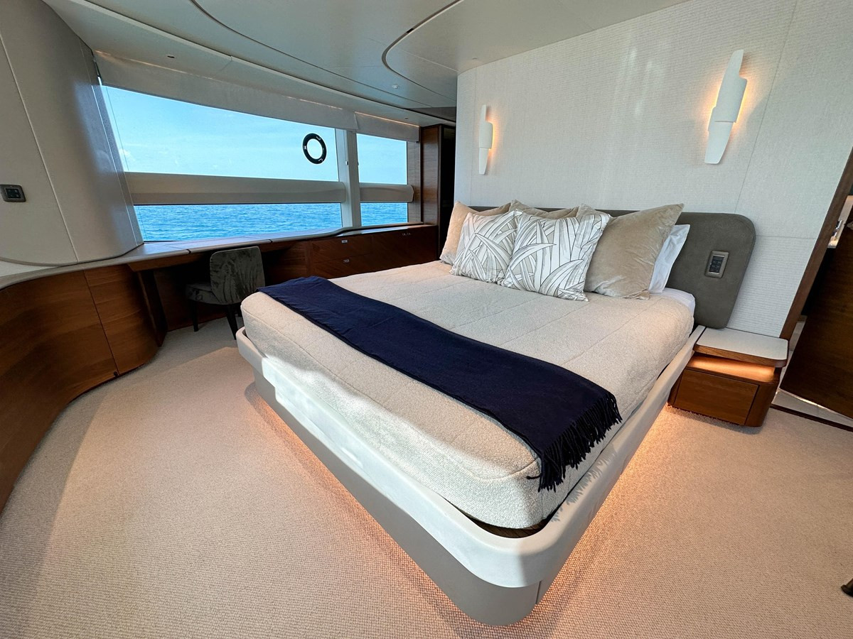 https://arconyachts.ams3.digitaloceanspaces.com/75738/conversions/large_3816936-optimize.jpg