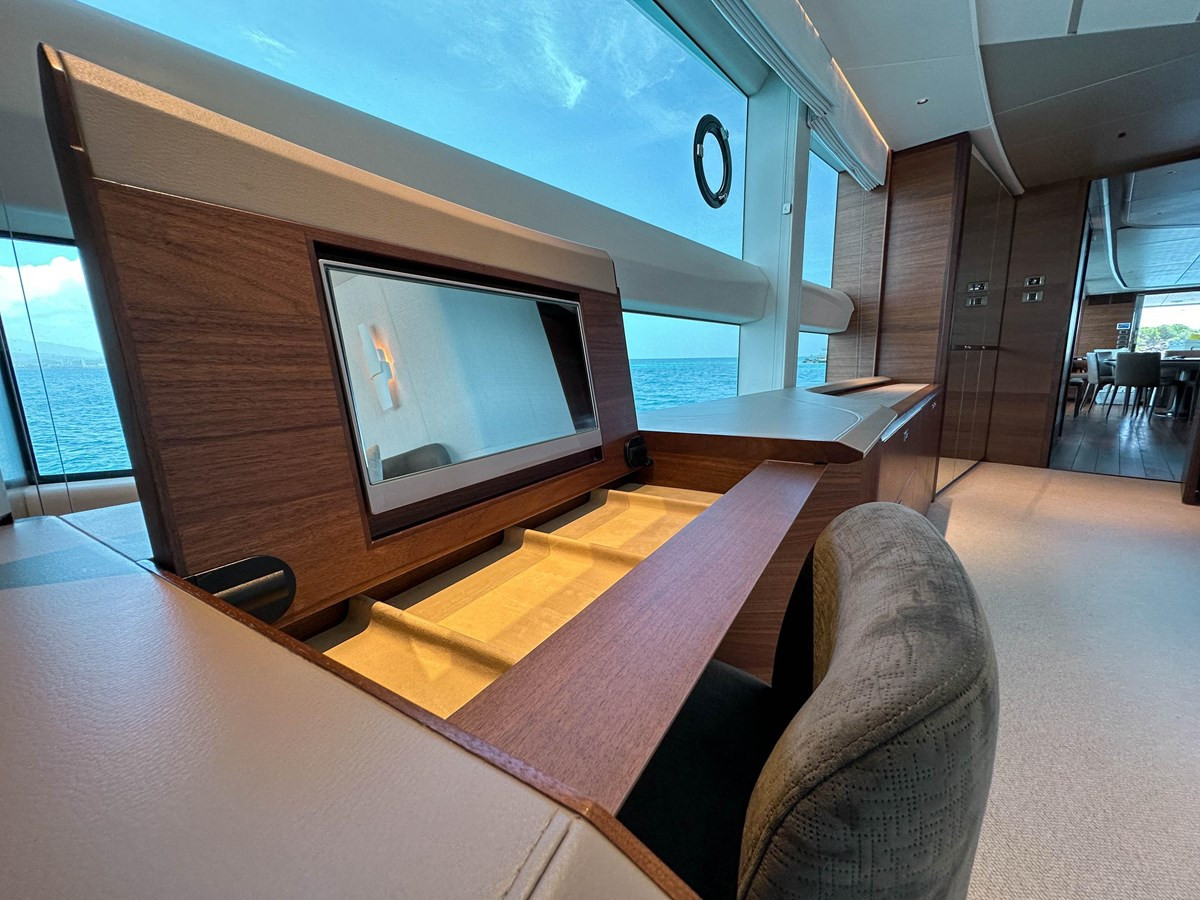 https://arconyachts.ams3.digitaloceanspaces.com/75746/conversions/large_3816939-optimize.jpg
