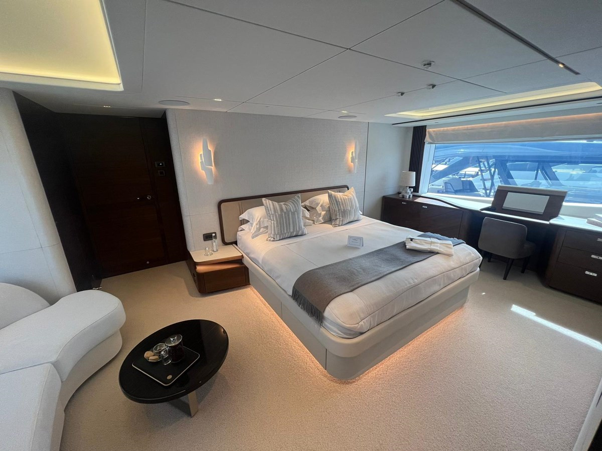 https://arconyachts.ams3.digitaloceanspaces.com/75753/conversions/large_4667998-optimize.jpg