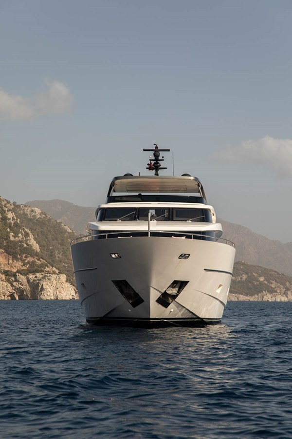 https://arconyachts.ams3.digitaloceanspaces.com/75822/conversions/large_4453584-optimize.jpg