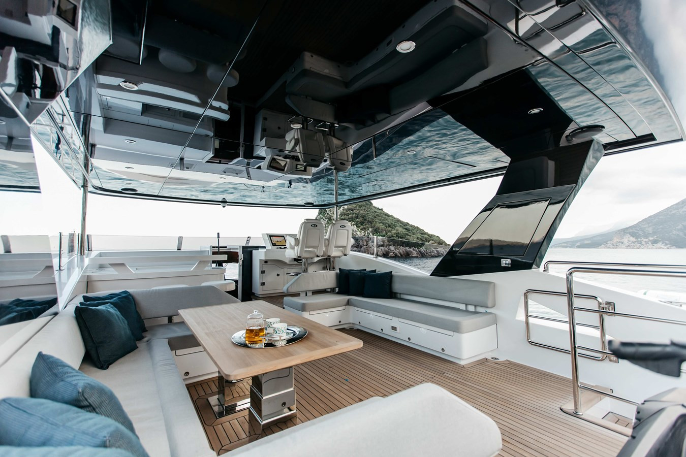 https://arconyachts.ams3.digitaloceanspaces.com/75948/conversions/large_4849190-optimize.jpg